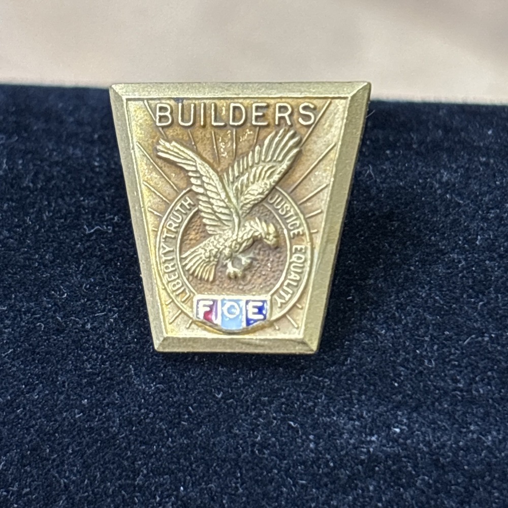 Vintage FOE Fraternal Order Eagles Builders Screw Back Lapel Pin Gold Tone